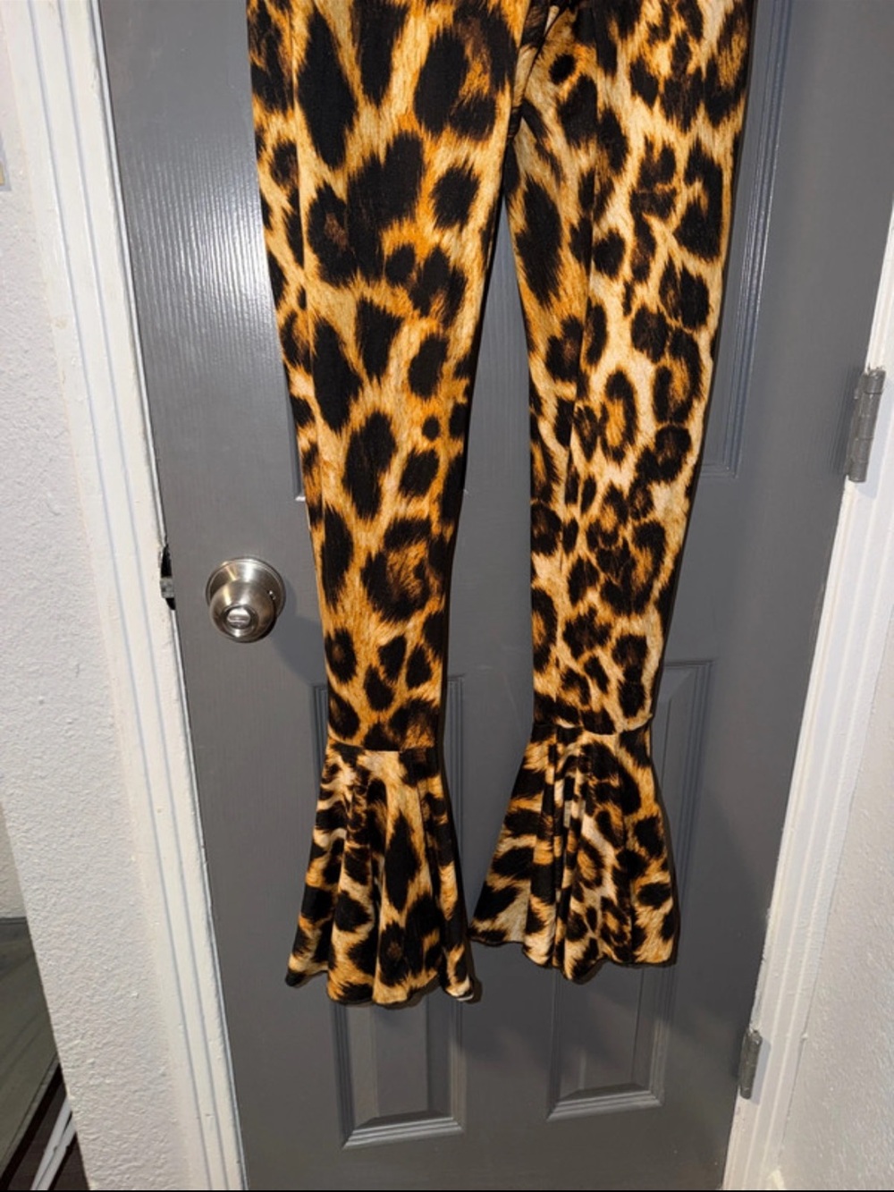 Leopard Print Flared jumpsuit - Brown & Black - Picture 2 of 3